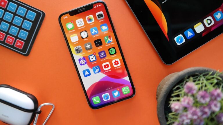 Five Essential Accessories for Your New Smartphone Purchase